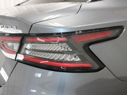 Used 2020 Nissan Maxima Platinum w/ Sport Mat Group FWD image 17
