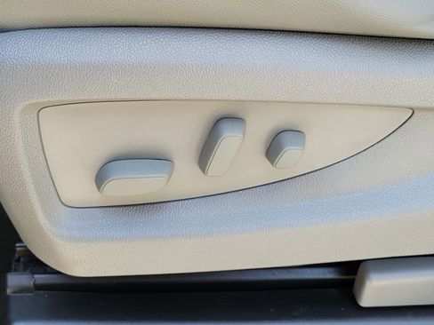 Used 2017 Chevrolet Silverado 1500 LTZ Z71 image 32