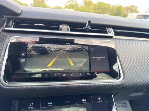 Used 2018 Land Rover Range Rover Velar R-Dynamic SE AWD/4WD image 15