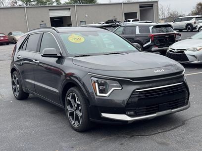 New 2025 Kia Niro SX Touring