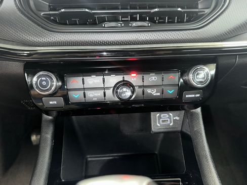 Used 2024 Jeep Compass Trailhawk AWD/4WD image 13