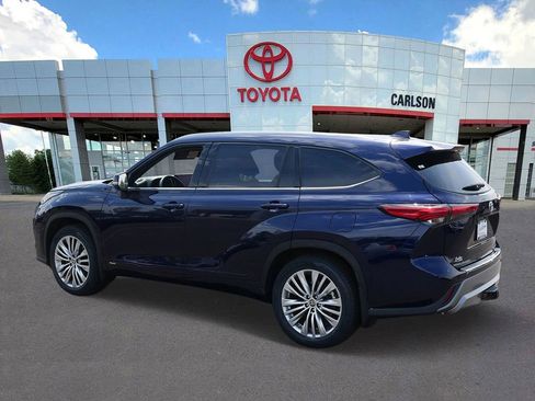Used 2023 Toyota Highlander Platinum AWD/4WD image 6