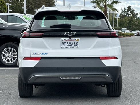 Used 2022 Chevrolet Bolt EUV LT w/ Convenience Package image 6