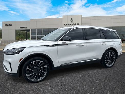 New 2025 Lincoln Aviator Reserve image 7