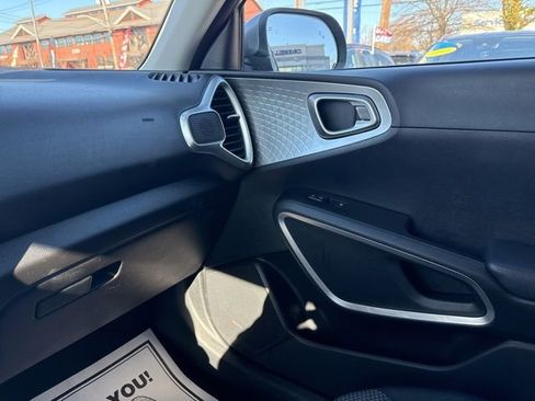 Used 2023 Kia Soul LX w/ Option Group 015 image 16