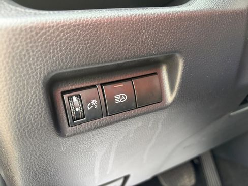 Used 2025 Toyota RAV4 XLE AWD/4WD image 26