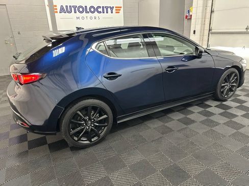 Used 2019 MAZDA MAZDA3 AWD Hatchback w/ Premium Pkg image 11
