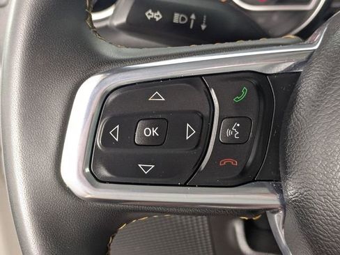 Used 2023 Jeep Gladiator Overland AWD/4WD image 12