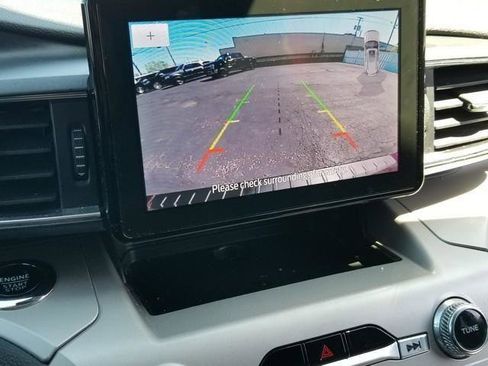 Certified 2023 Ford Explorer XLT w/ Equipment Group 202A AWD/4WD image 21