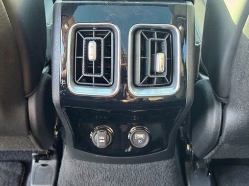 Used 2023 Kia Sorento SX image 17