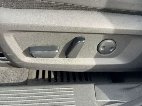 Used 2024 Nissan Rogue SV w/ SV Premium Package image 13