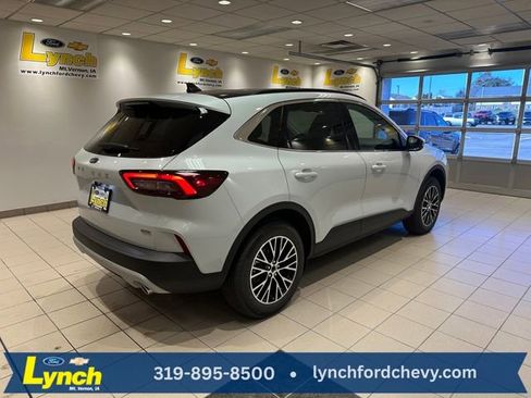 New 2026 Ford Escape SE image 20