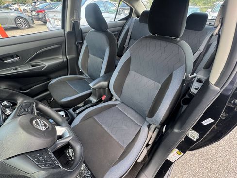 Used 2025 Nissan Versa SV FWD image 34