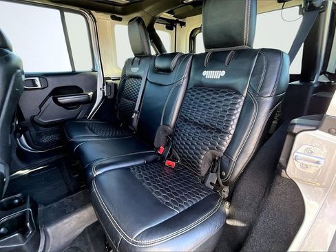 Used 2018 Jeep Wrangler Unlimited Rubicon image 26