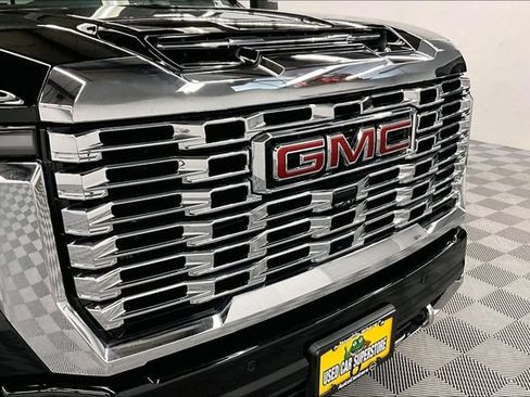 Used 2024 GMC Sierra 2500 Denali w/ Technology Package AWD/4WD image 35