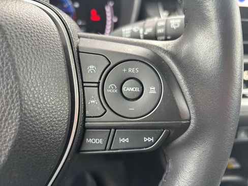 Used 2023 Toyota Corolla Cross XLE w/ Convenience Package image 13