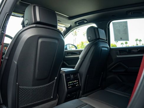 Certified 2026 Porsche Cayenne AWD/4WD image 14