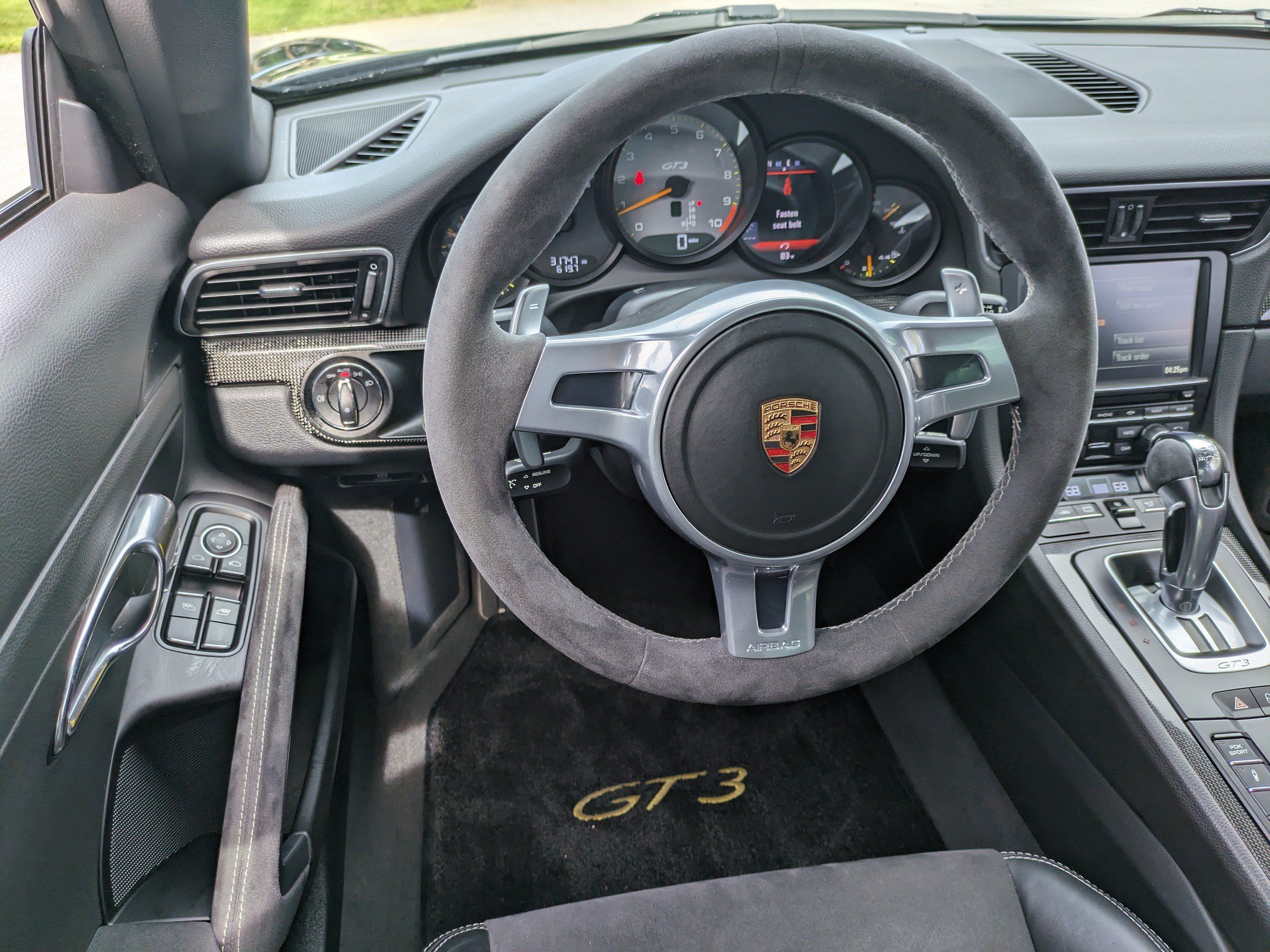Used 2015 Porsche 911 GT3 RWD image 17
