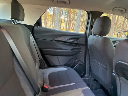 Used 2023 Chevrolet TrailBlazer LS image 24
