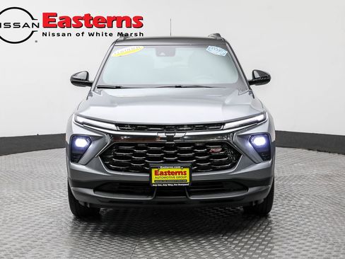 Used 2024 Chevrolet TrailBlazer RS w/ Driver Confidence Package image 2
