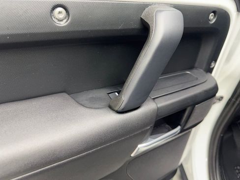 Used 2025 Land Rover Defender 110 S image 35