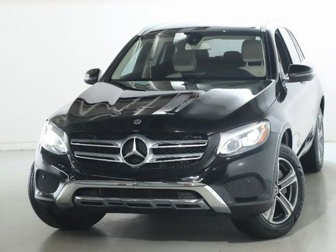 Used 2019 Mercedes-Benz GLC 300 4MATIC image 3