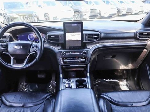 Used 2020 Ford Explorer Platinum w/ Premium Technology Package AWD/4WD image 14