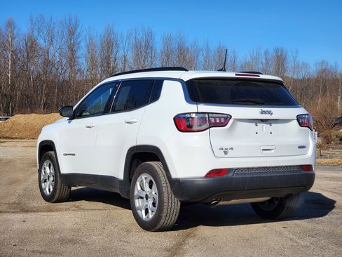 Used 2025 Jeep Compass Latitude image 7