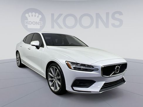 Used 2021 Volvo S60 T6 Momentum w/ Protection Package Premier AWD/4WD image 2