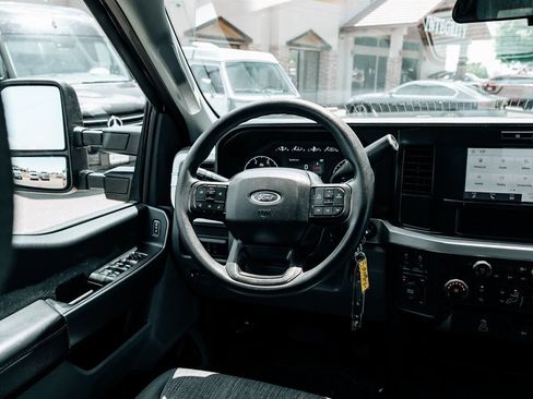 Used 2025 Ford F250 XLT AWD/4WD image 24