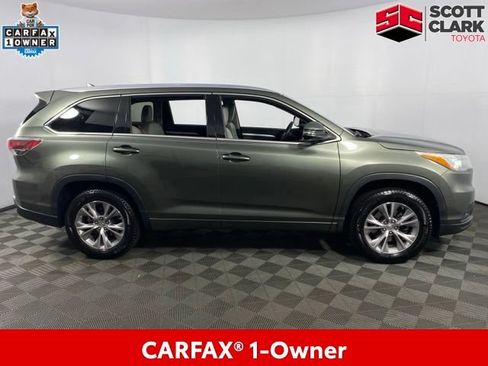 Used 2015 Toyota Highlander XLE FWD image 10