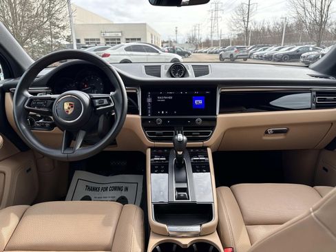 Used 2024 Porsche Macan image 15