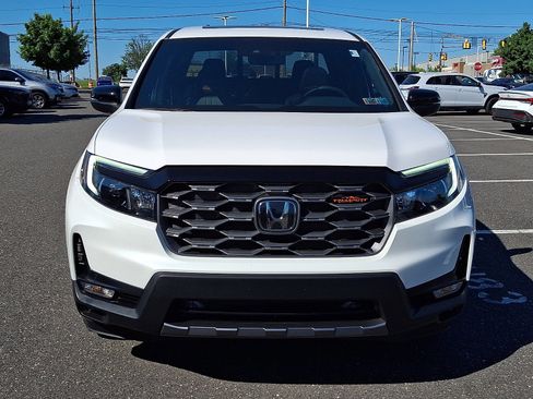 Used 2025 Honda Ridgeline TrailSport image 2