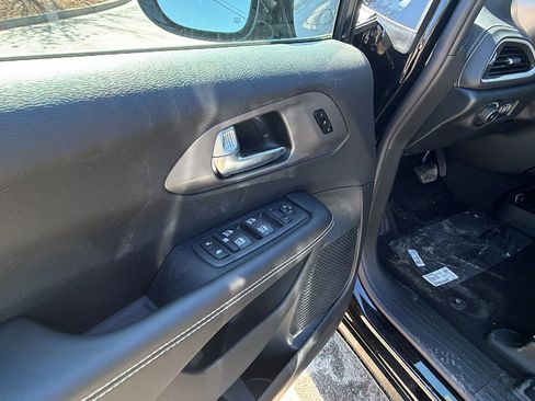 New 2026 Chrysler Pacifica Select image 15