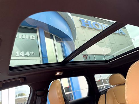 Used 2018 Volvo V90 T5 Cross Country w/ Convenience Package AWD/4WD image 11