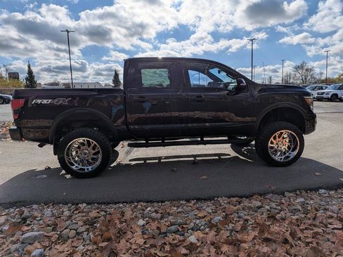 Used 2020 Nissan Titan PRO-4X w/ Pro-4x Convenience Package image 6