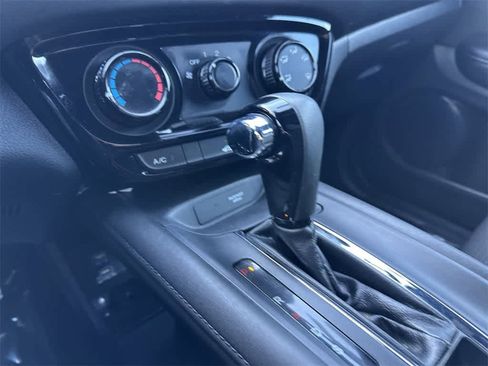 Used 2020 Honda HR-V Sport image 17