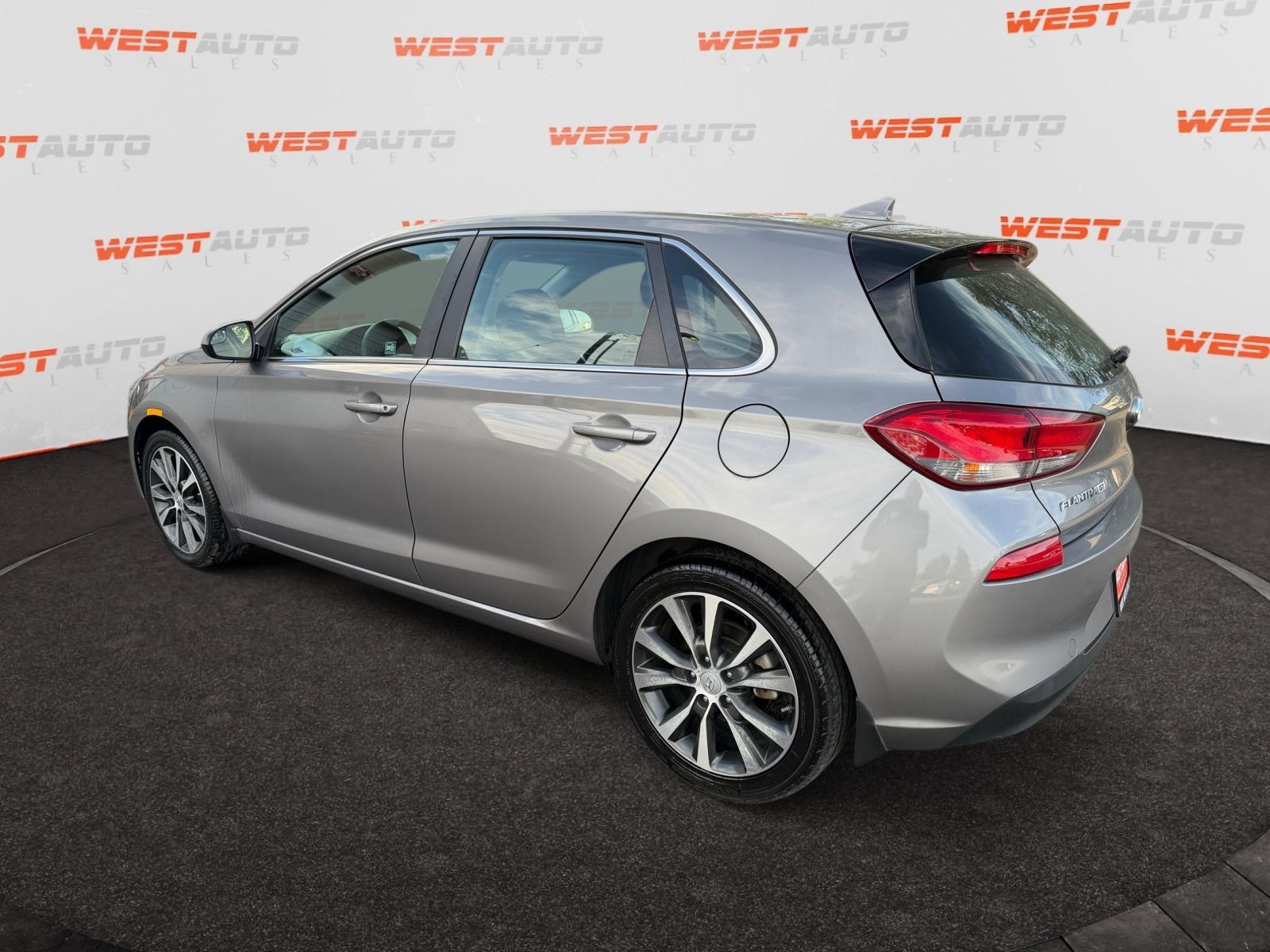 Used 2020 Hyundai Elantra GT FWD image 3