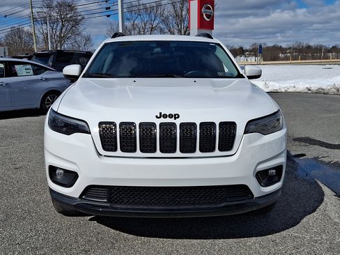 Used 2020 Jeep Cherokee Latitude Plus image 3