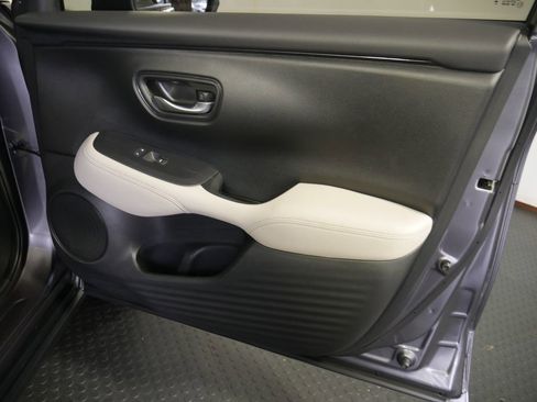 Certified 2024 Honda HR-V LX image 5