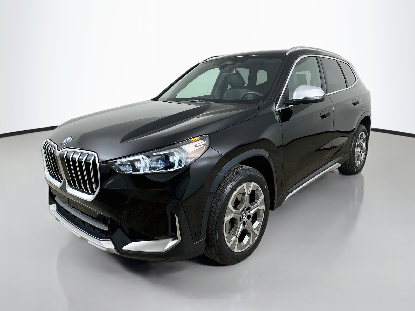 Used 2024 BMW X1 xDrive28i w/ Convenience Package AWD/4WD image 1