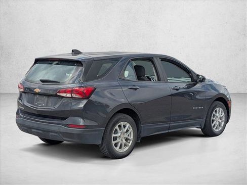 Used 2022 Chevrolet Equinox LS FWD image 5
