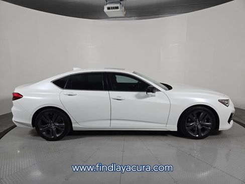 Used 2023 Acura TLX image 9