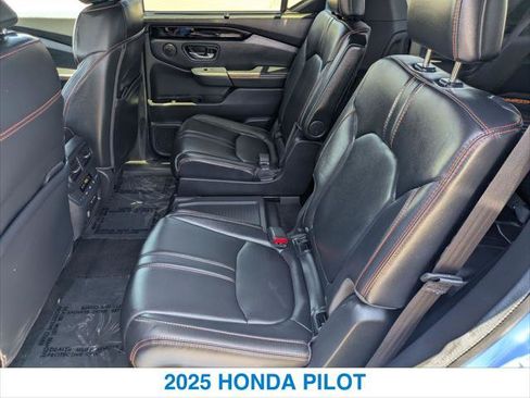 Certified 2025 Honda Pilot TrailSport image 22