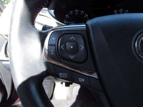 Used 2014 Toyota Avalon Limited w/ Technology Package FWD image 12