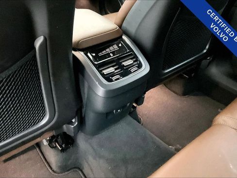 Certified 2023 Volvo XC60 B5 Ultimate w/ Climate Package image 31