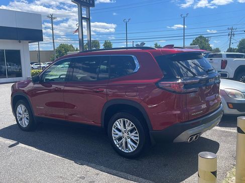Used 2025 GMC Acadia Elevation w/ Elevation Premium Package FWD image 3