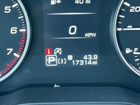 Used 2025 Subaru Forester Sport w/ Popular Package #2 AWD/4WD image 3