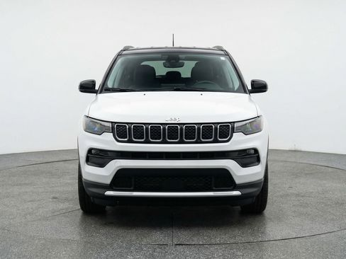 Used 2025 Jeep Compass Limited AWD/4WD image 2