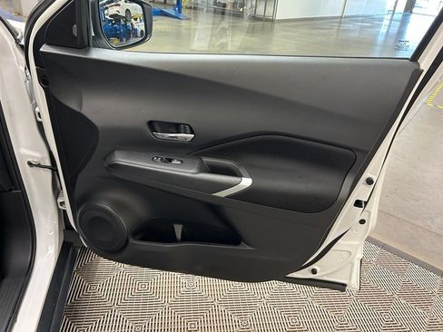 Used 2022 Nissan Kicks SV FWD image 16
